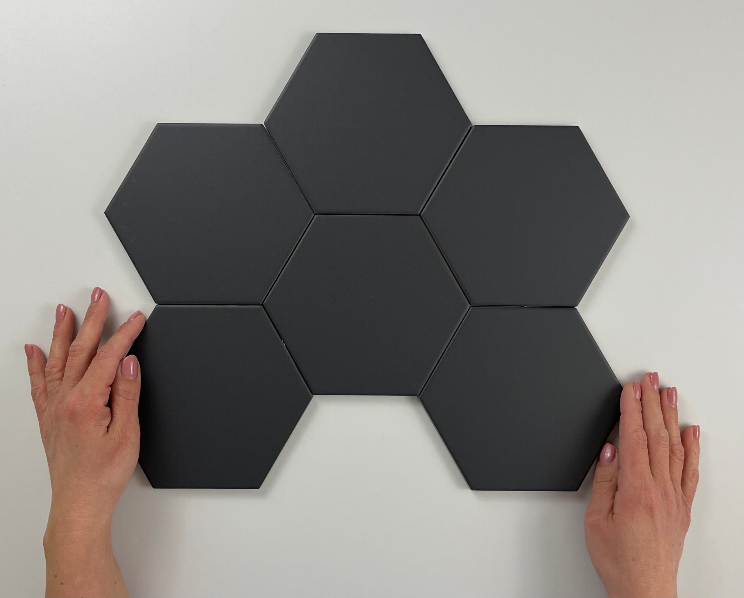 Hexagon Timeless Black mat 15x17